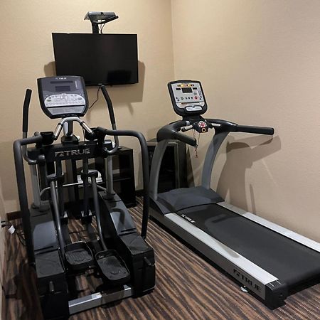 Cobblestone Inn & Suites - Denison | Oak Ridge Bagian luar foto