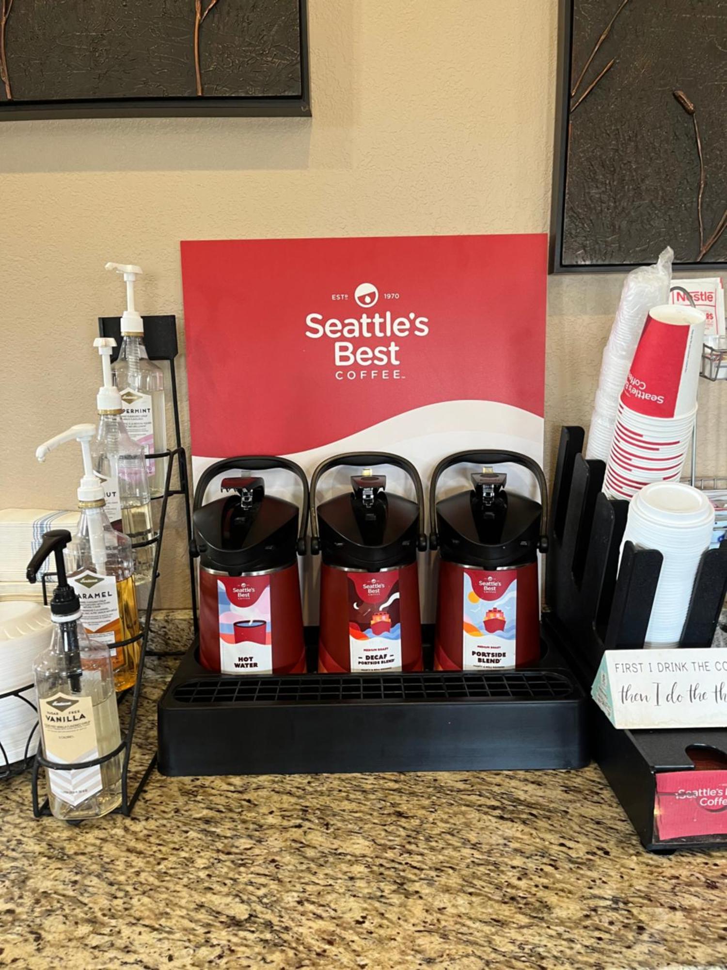 Cobblestone Inn & Suites - Denison | Oak Ridge Bagian luar foto