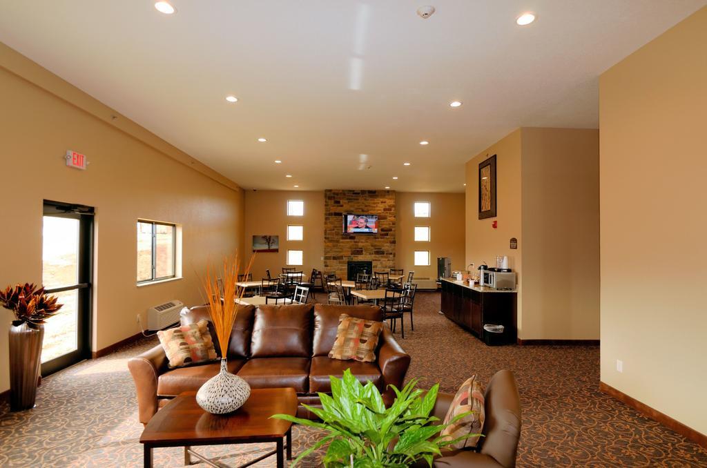 Cobblestone Inn & Suites - Denison | Oak Ridge Bagian luar foto