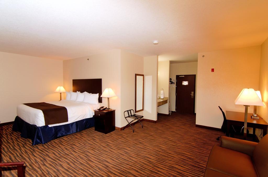 Cobblestone Inn & Suites - Denison | Oak Ridge Ruang foto
