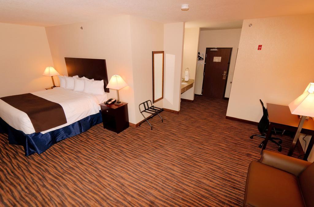 Cobblestone Inn & Suites - Denison | Oak Ridge Bagian luar foto