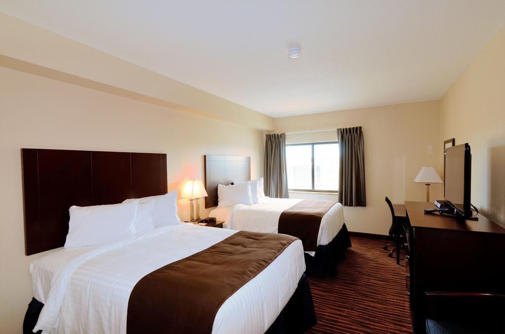 Cobblestone Inn & Suites - Denison | Oak Ridge Ruang foto
