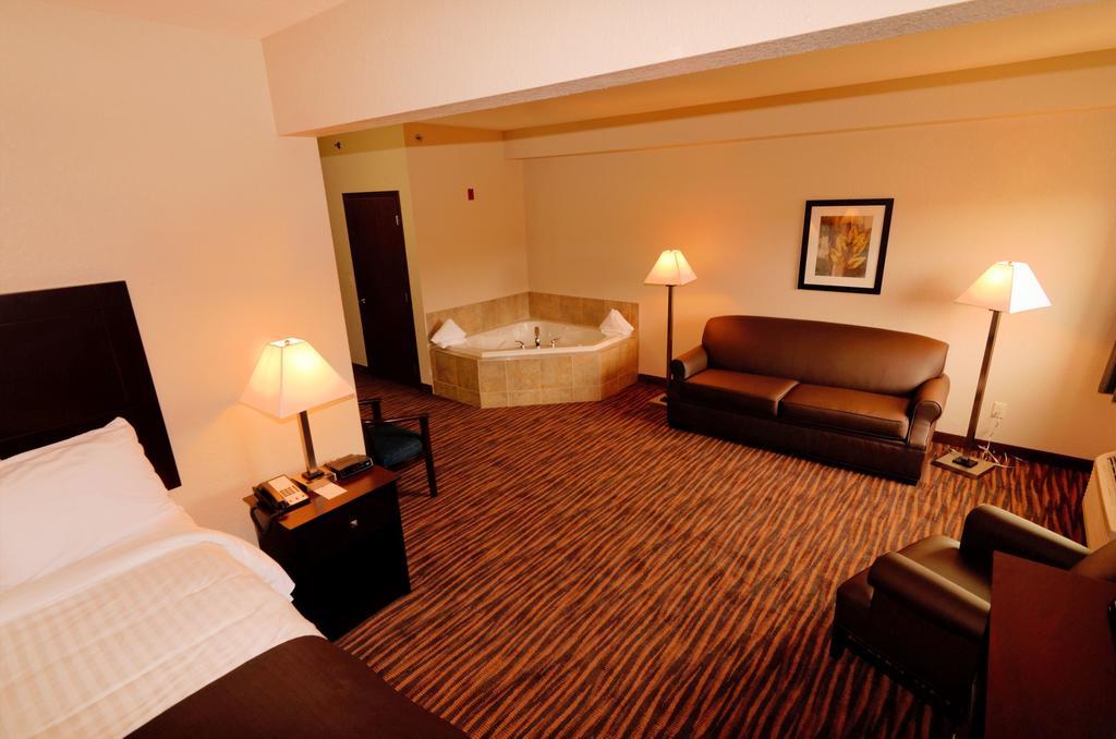 Cobblestone Inn & Suites - Denison | Oak Ridge Ruang foto
