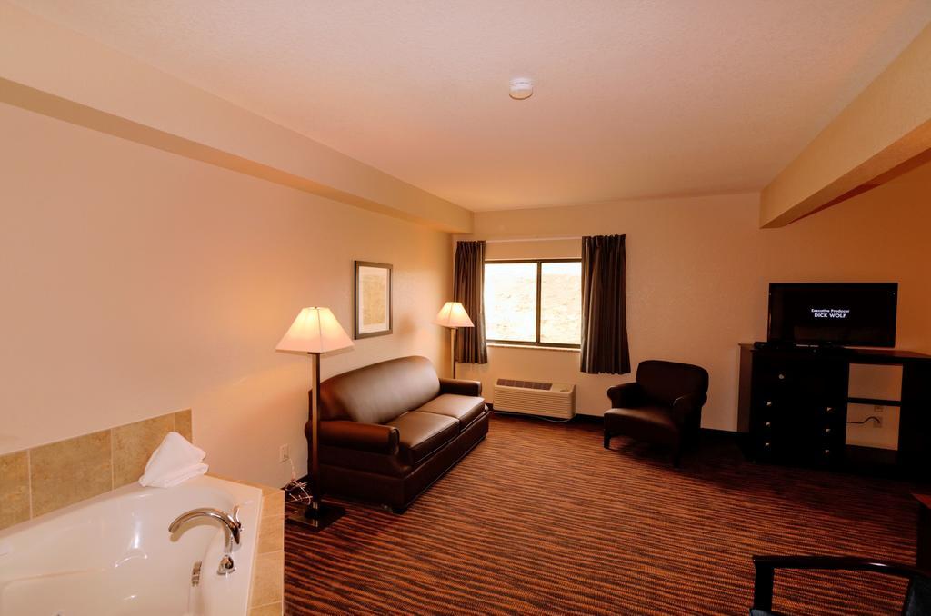 Cobblestone Inn & Suites - Denison | Oak Ridge Bagian luar foto