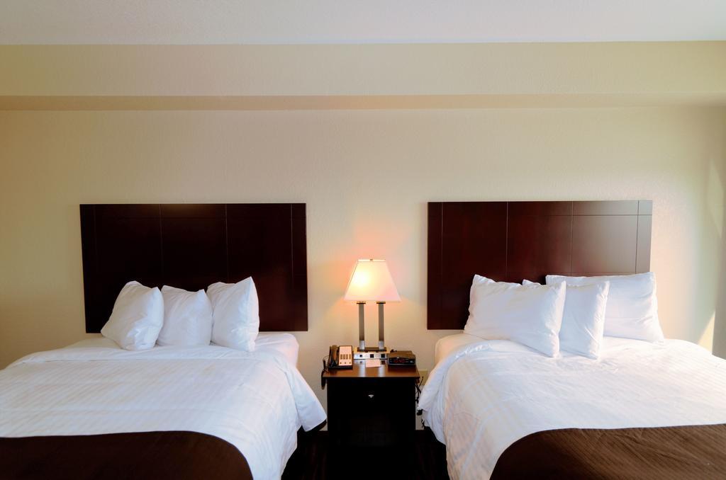 Cobblestone Inn & Suites - Denison | Oak Ridge Ruang foto