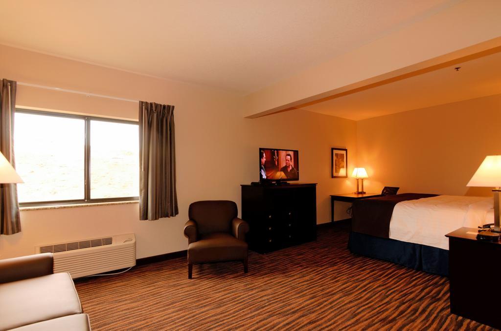 Cobblestone Inn & Suites - Denison | Oak Ridge Ruang foto